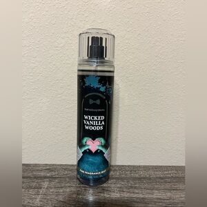 Bath & Body Works Wicked Vanilla Woods Mist - Black and Blue